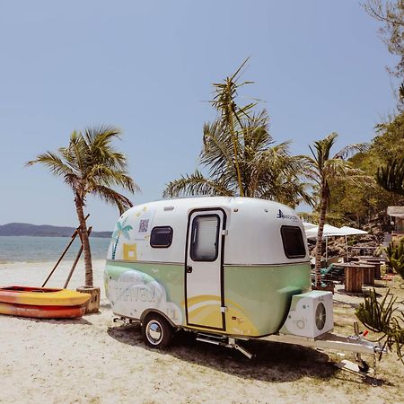 Langkawi Pantai Cenang - Private Beach Glamping Experience エクステリア 写真
