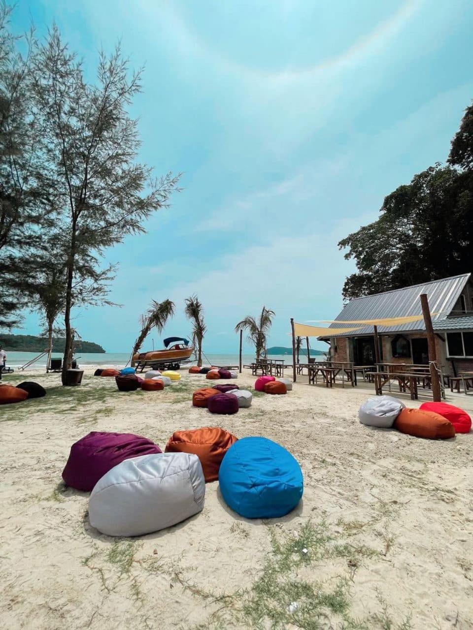 Langkawi Pantai Cenang - Private Beach Glamping Experience エクステリア 写真