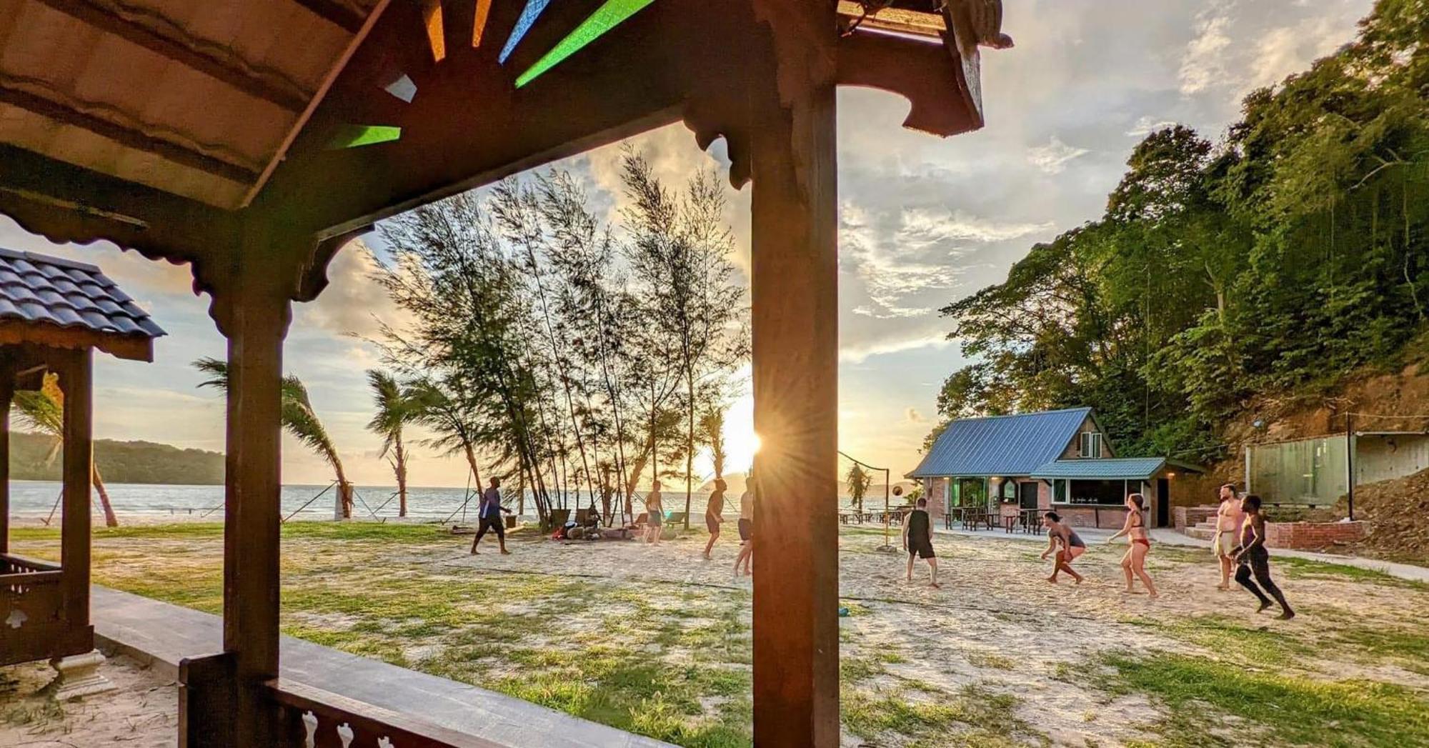 Langkawi Pantai Cenang - Private Beach Glamping Experience エクステリア 写真