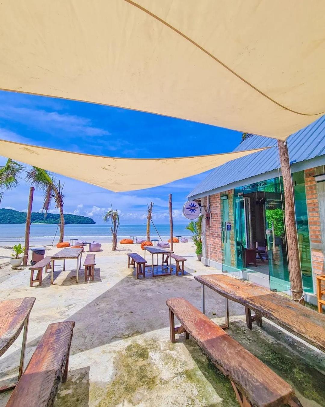 Langkawi Pantai Cenang - Private Beach Glamping Experience エクステリア 写真