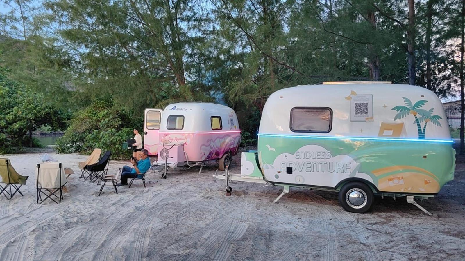Langkawi Pantai Cenang - Private Beach Glamping Experience エクステリア 写真